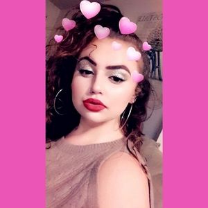 Meet your Posher, Raeya